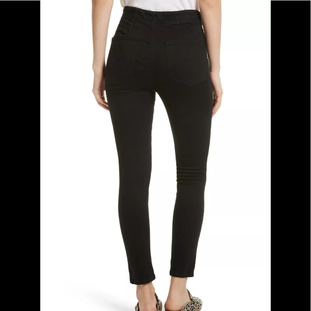 Free people black pull on jeans!